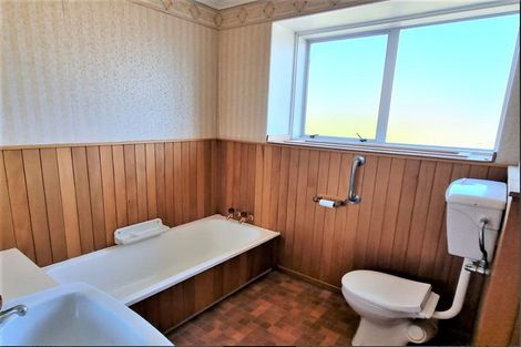 Photo of property in 8 Kukupa Grove, Heretaunga, Upper Hutt, 5018