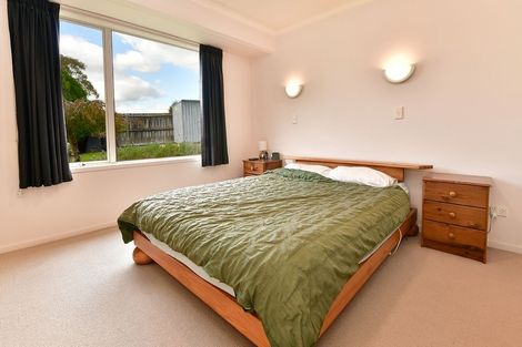Photo of property in 63 Cabeleigh Drive, Helensville, 0800