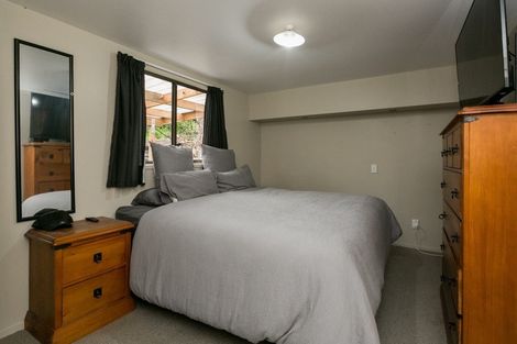 Photo of property in 17 Busby Hill, Havelock North, 4130