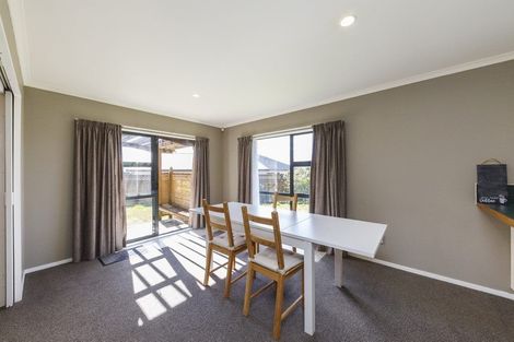 Photo of property in 23 Greenwood Place, Fitzherbert, Palmerston North, 4410