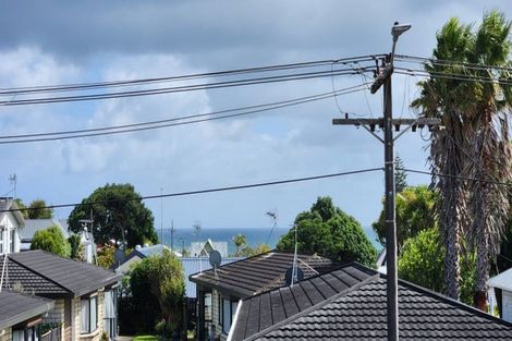 Photo of property in 1/246 Courtenay Street, Strandon, New Plymouth, 4312