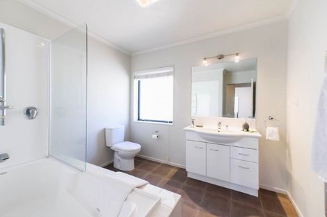 Photo of property in 1 Barwick Place, Stanmore Bay, Whangaparaoa, 0932