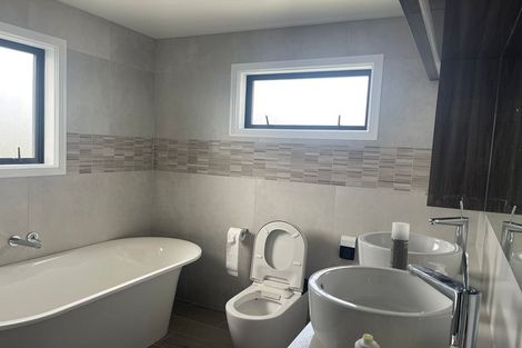 Photo of property in 5 Awakirihi Close, Shamrock Park, Auckland, 2016