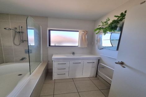 Photo of property in 96 Mcleod Road, Te Atatu South, Auckland, 0610