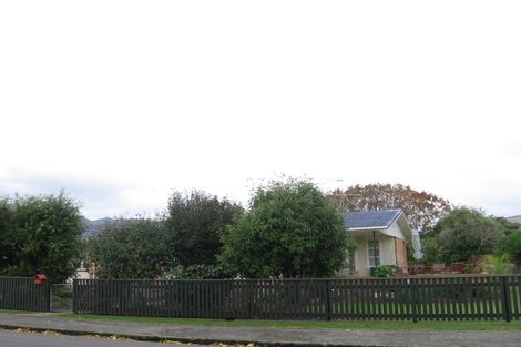 Photo of property in 5 Walton Avenue, Waikanae, 5036