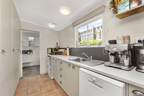 Photo of property in 77 Wallis Street, Raglan, 3225