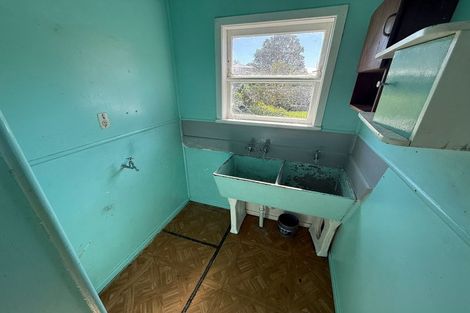 Photo of property in 16 Jade Avenue, Pakuranga Heights, Auckland, 2010