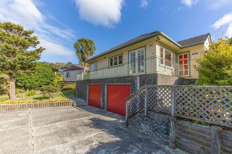 Photo of property in 323 Main Road, Tawa, Wellington, 5028