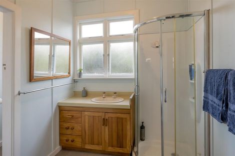 Photo of property in 6 Queenwood Road, Levin, 5510