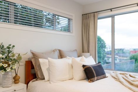 Photo of property in 1/19 Ruakiwi Road, Hamilton Lake, Hamilton, 3204