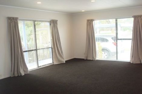 Photo of property in 21 Aberfeldy Avenue, Highland Park, Auckland, 2010