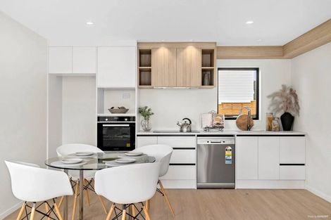 Photo of property in 7b Valron Road, Te Atatu South, Auckland, 0602