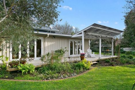 Photo of property in 263 Shakespeare Street, Leamington, Cambridge, 3432