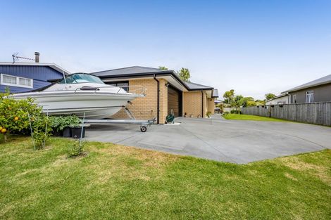 Photo of property in 13 Karaka Street, Merrilands, New Plymouth, 4312
