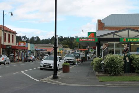 Photo of property in 10a Hill Street, Lawrence, 9532