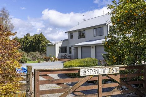 Photo of property in 225 Waitohu Valley Road, Otaki, 5583