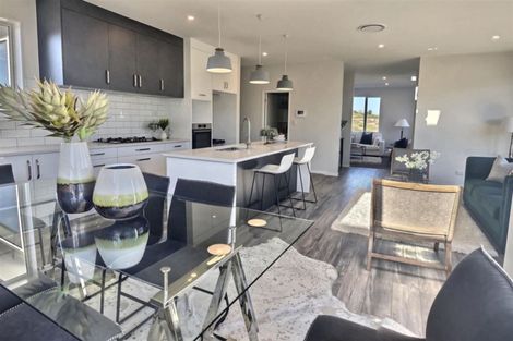 Photo of property in 10 Bine Crescent, Orewa, 0931