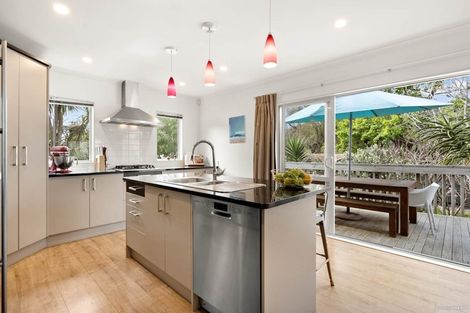 Photo of property in 687a Beach Road, Rothesay Bay, Auckland, 0630