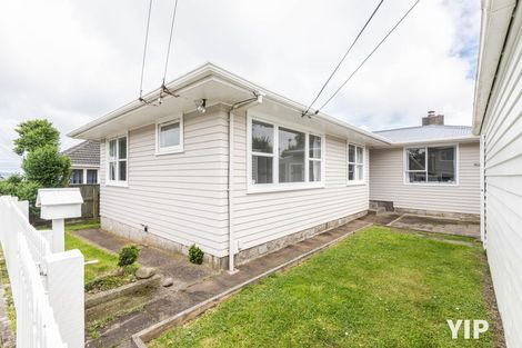 Photo of property in 17 Baylands Drive, Newlands, Wellington, 6037
