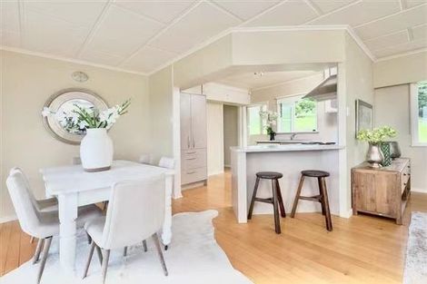 Photo of property in 6 Montgomery Crescent, Cockle Bay, Auckland, 2014