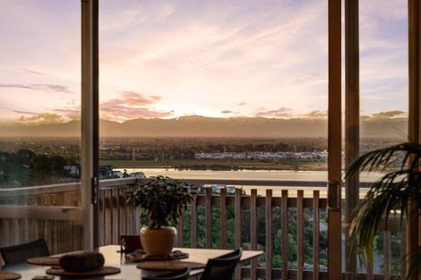 Photo of property in 5 Rifleman Lane, Redcliffs, Christchurch, 8081