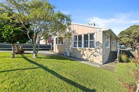 Photo of property in 64 Astrolabe Street, Cannons Creek, Porirua, 5024