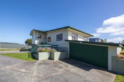 Photo of property in 1 Hartley Street, Foxton Beach, Foxton, 4815