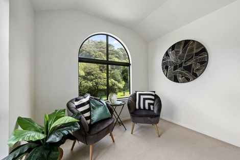 Photo of property in 72 Dowse Drive, Maungaraki, Lower Hutt, 5010