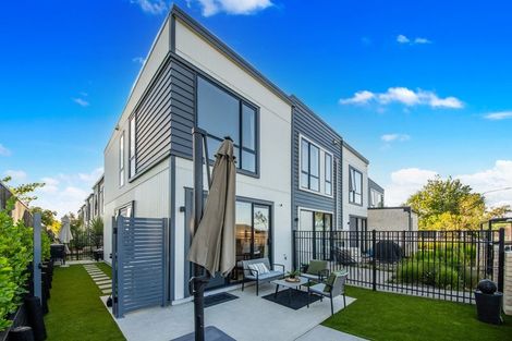 Photo of property in 8 Patariki Way, Beach Haven, Auckland, 0626