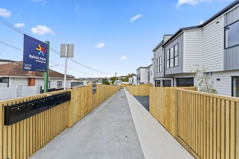 Photo of property in 4/12 Hamlin Road, Mount Wellington, Auckland, 1060