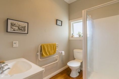 Photo of property in 69 Waimea Road, Waikanae Beach, Waikanae, 5036