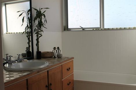 Photo of property in 212 Huarau Road, Whakapirau, Maungaturoto, 0583