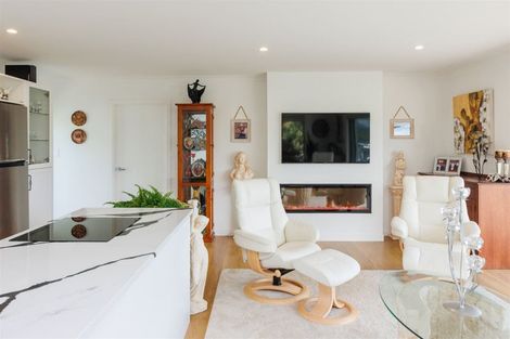 Photo of property in 121 Cashmere Drive, Fitzherbert, Palmerston North, 4410