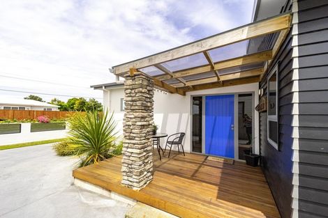 Photo of property in 3 Kamahi Street, Castlecliff, Whanganui, 4501