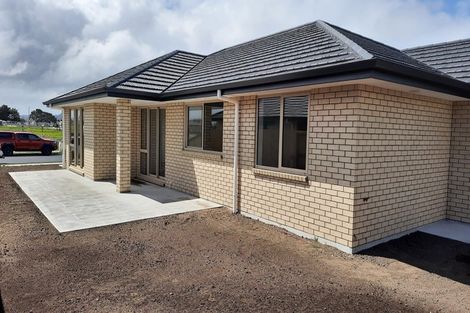 Photo of property in 91 Kaurinui Crescent, One Tree Point, 0118