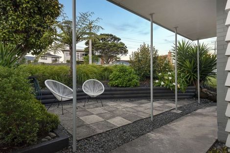 Photo of property in 21 Tui Glen Road, Birkenhead, Auckland, 0626