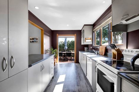 Photo of property in 183 Tasman Street, Opunake, 4616