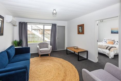 Photo of property in 2/52 North Avon Road, Richmond, Christchurch, 8013