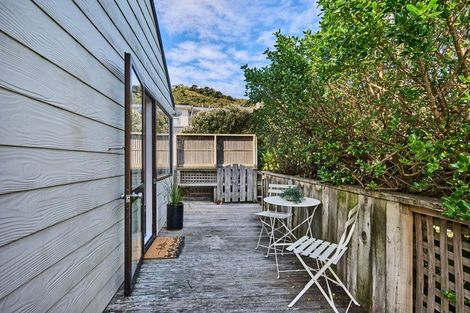 Photo of property in 6 Trent Street, Island Bay, Wellington, 6023