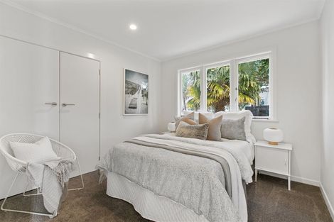 Photo of property in 1/35 Verran Road, Birkenhead, Auckland, 0626