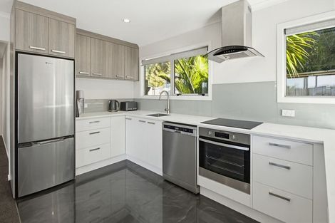 Photo of property in 28 Tairua Palms Place, Tairua, 3508