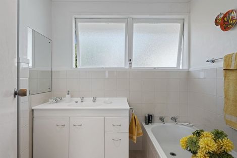 Photo of property in 53 Stanley Avenue, Milford, Auckland, 0620