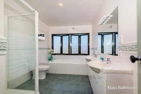 Photo of property in 20 Belvedere Court, West Harbour, Auckland, 0618