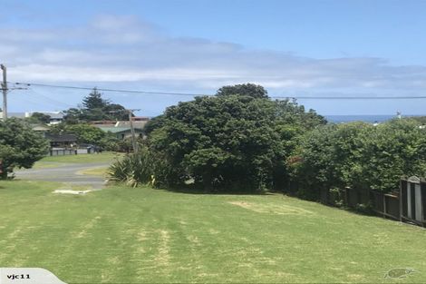 Photo of property in 9 Kelly Street, Baylys Beach, 0377