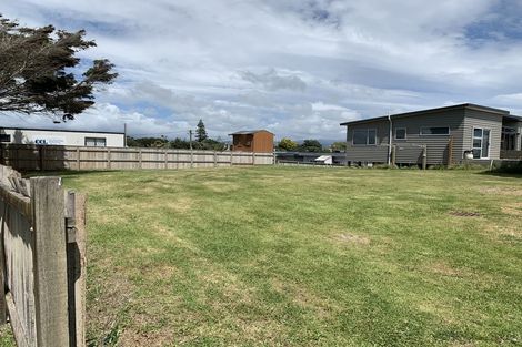 Photo of property in 64a Marine Parade, Otaki Beach, Otaki, 5512