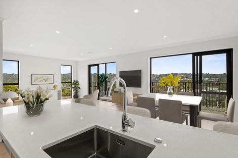 Photo of property in 4/1 Parapara Place, Albany, 0632