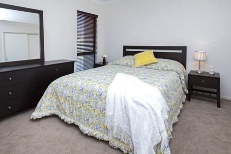 Photo of property in 30 Armstrong Farm Drive, East Tamaki Heights, Auckland, 2016