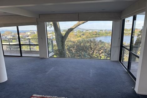 Photo of property in 30 Sylvan Park Avenue, Milford, Auckland, 0620