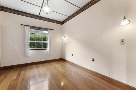 Photo of property in 88 Mangorei Road, Strandon, New Plymouth, 4312