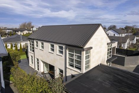 Photo of property in 98a Watford Street, Strowan, Christchurch, 8052